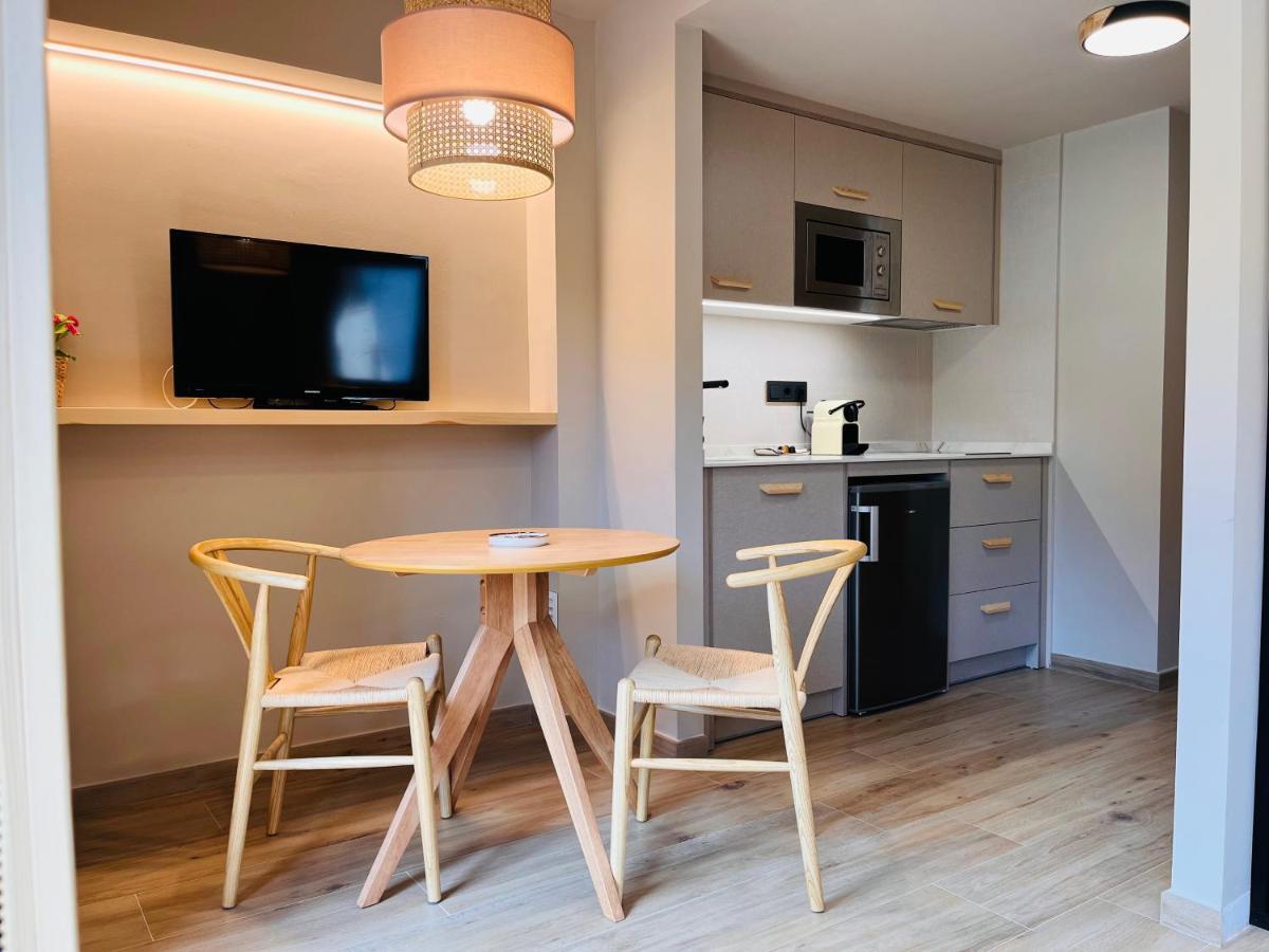 Hotel Boutique Mediodia & Apartments (Adults Only) 플란 외부 사진